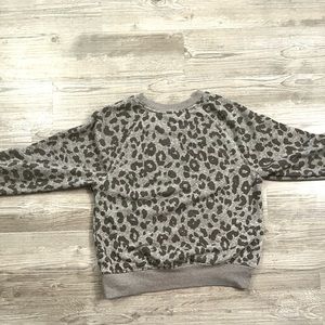Gray leopard print Old Navy crewneck, size xs, never worn